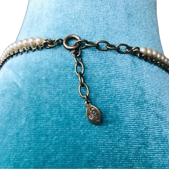 LOFT costume jewelry necklace with pearls and rhinestones - Picture 3 of 3